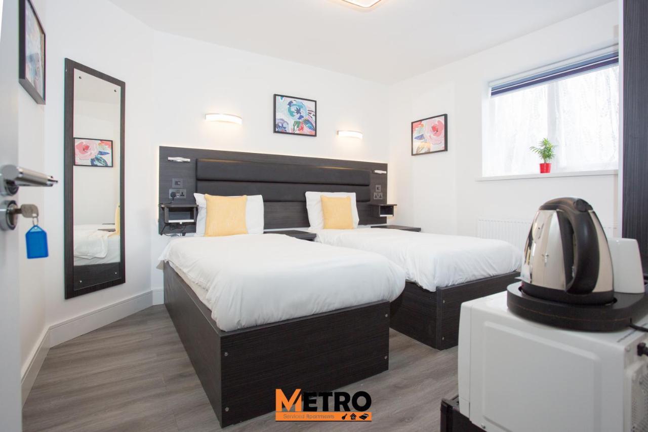 Legoland Heathrow Windsor Apartment Hotel สลาว ภายนอก รูปภาพ