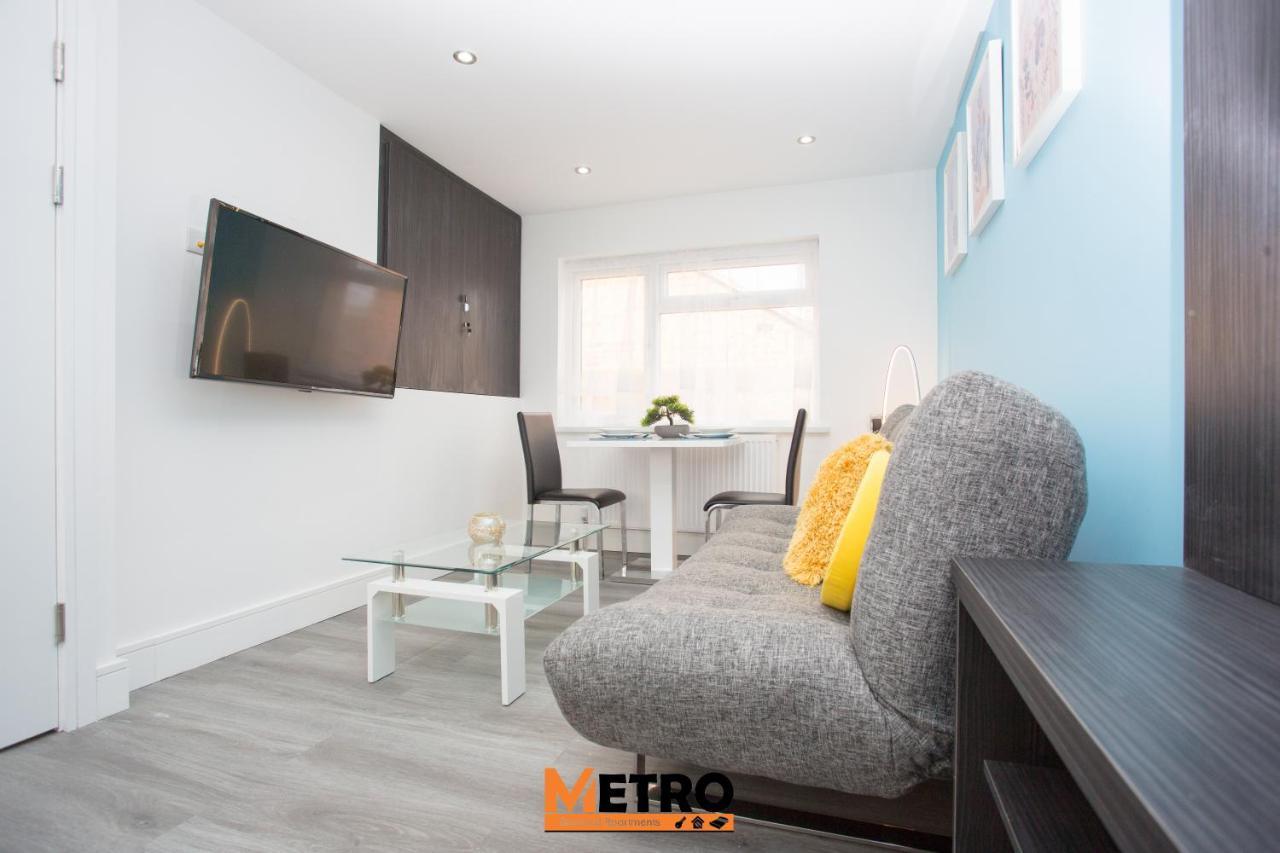 Legoland Heathrow Windsor Apartment Hotel สลาว ภายนอก รูปภาพ