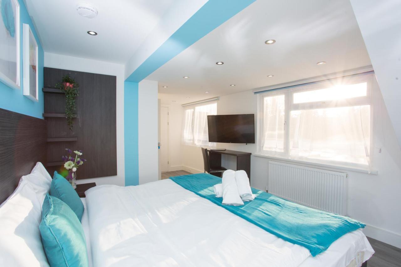 Legoland Heathrow Windsor Apartment Hotel สลาว ภายนอก รูปภาพ