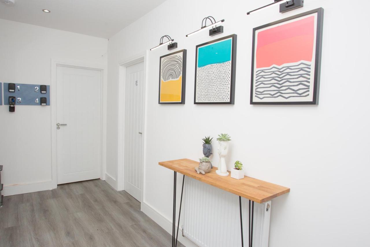 Legoland Heathrow Windsor Apartment Hotel สลาว ภายนอก รูปภาพ