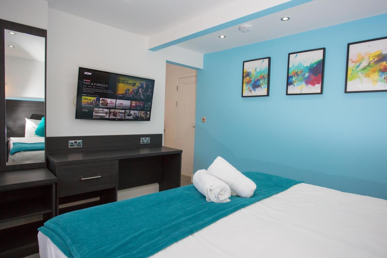 Legoland Heathrow Windsor Apartment Hotel สลาว ภายนอก รูปภาพ