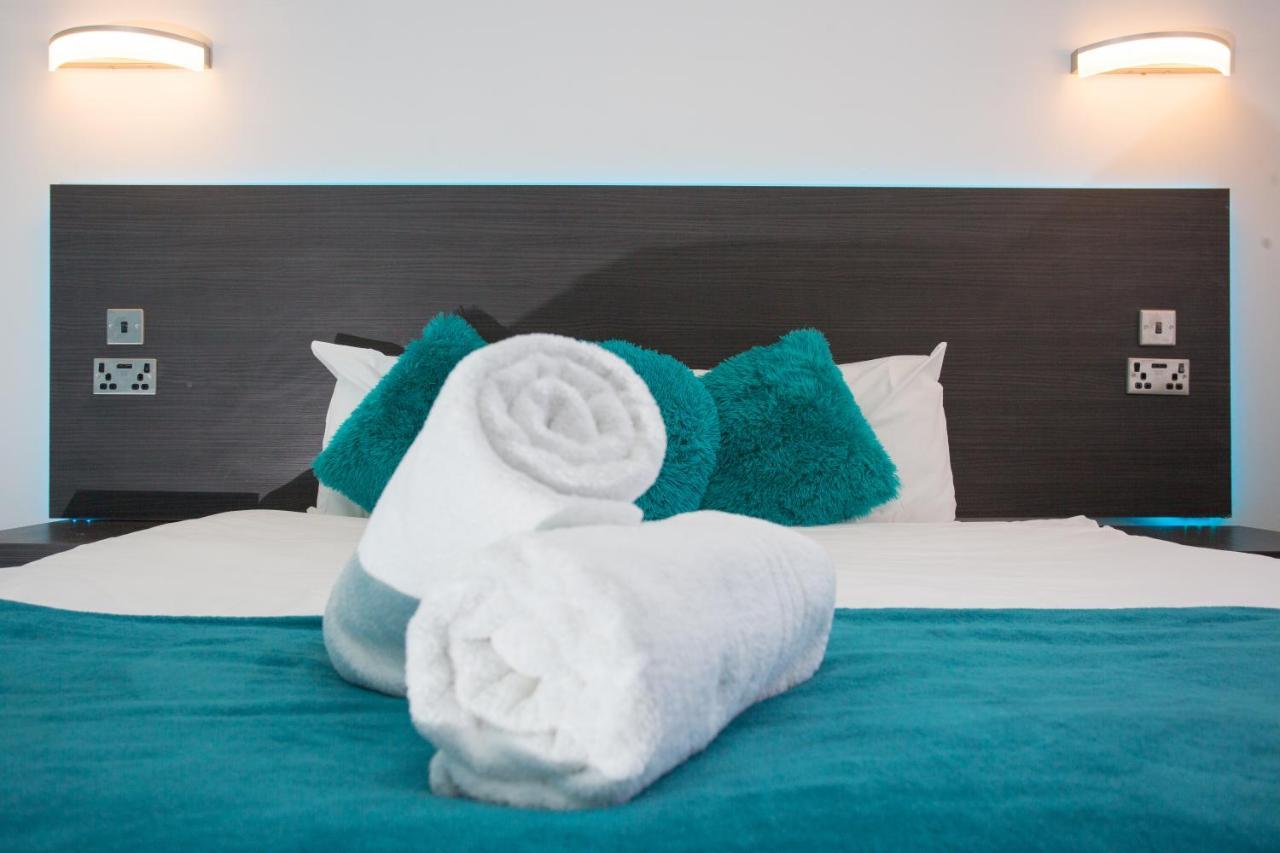 Legoland Heathrow Windsor Apartment Hotel สลาว ภายนอก รูปภาพ