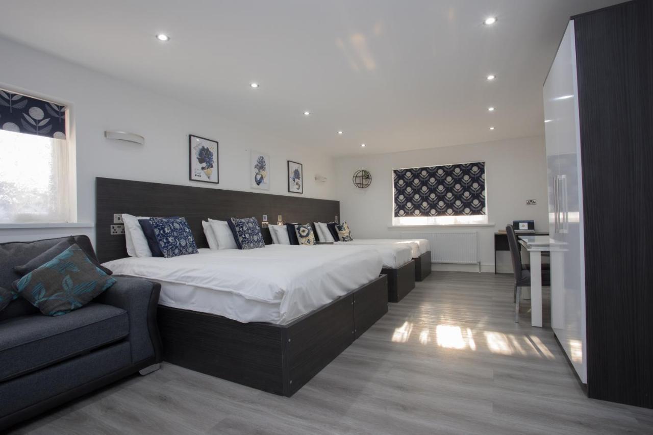 Legoland Heathrow Windsor Apartment Hotel สลาว ภายนอก รูปภาพ
