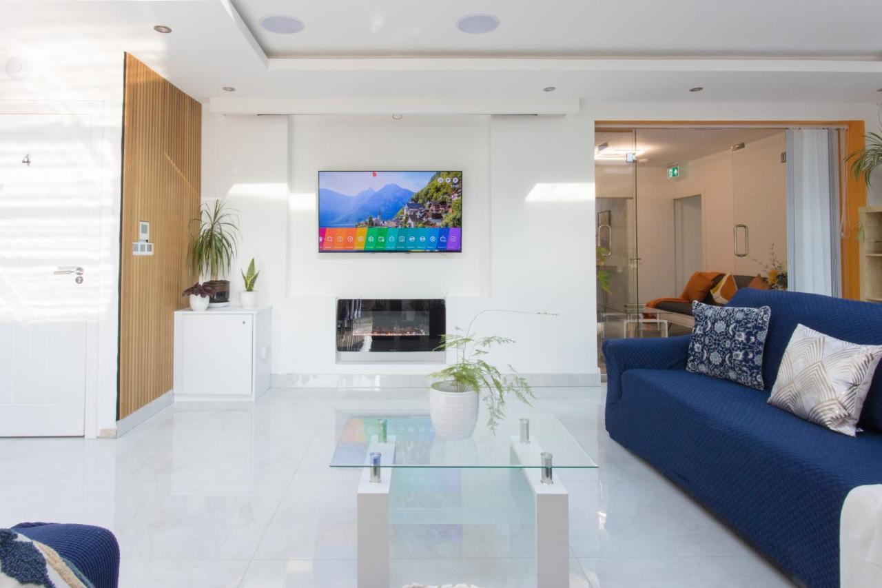 Legoland Heathrow Windsor Apartment Hotel สลาว ภายนอก รูปภาพ