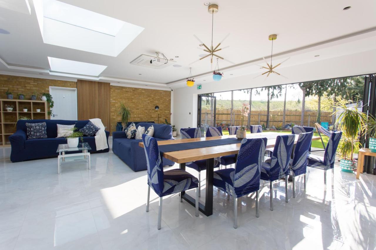 Legoland Heathrow Windsor Apartment Hotel สลาว ภายนอก รูปภาพ